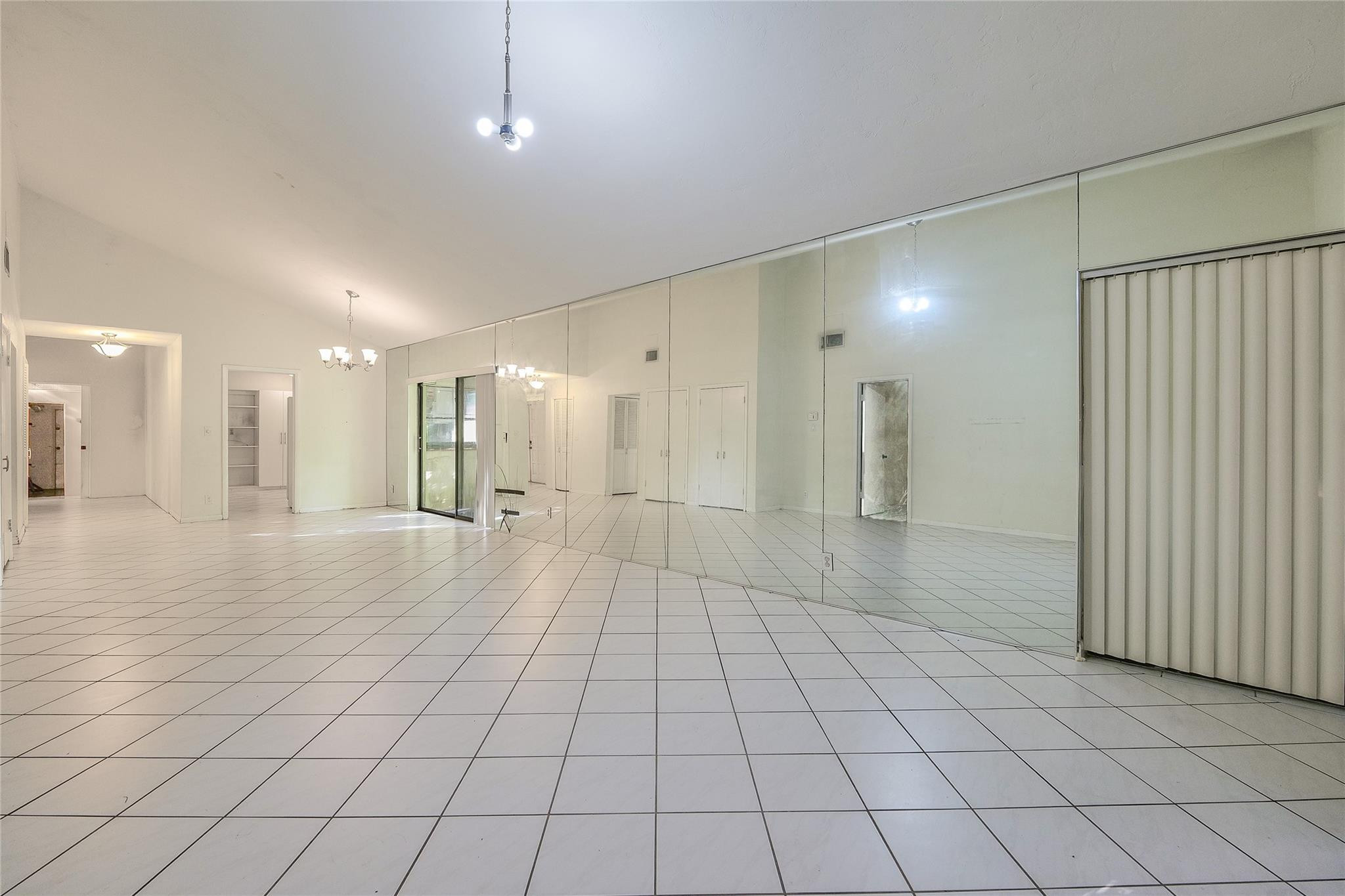 HILLS OF INVERRARY - Residential