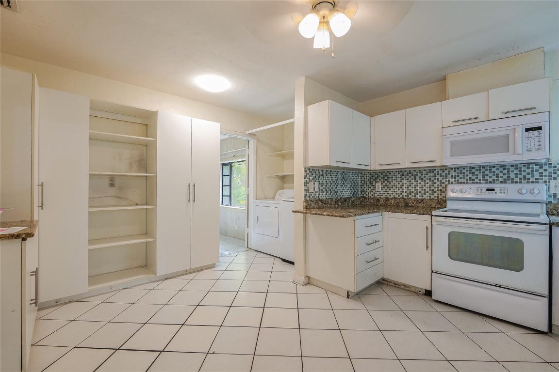 HILLS OF INVERRARY - Residential