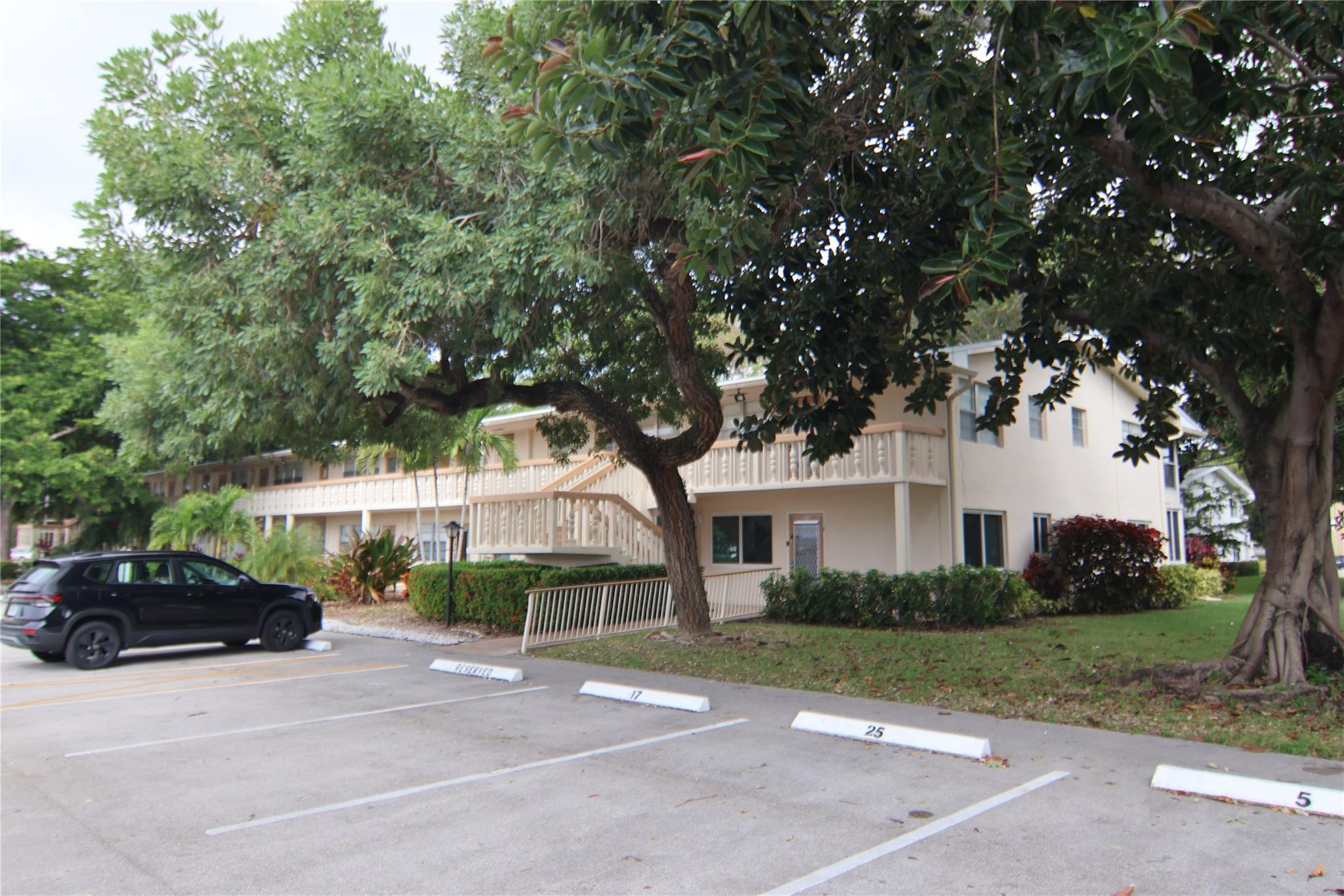 RICHMOND D CONDO - Residential