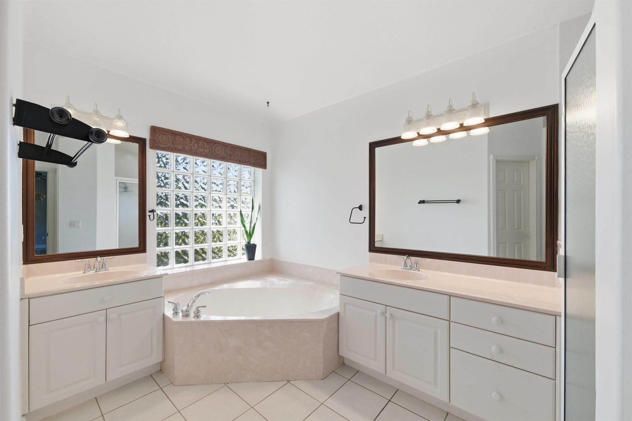 RIVER LANDING - Residential