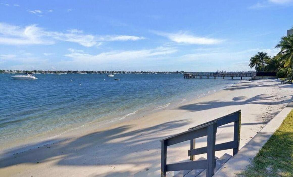 PALM BEACH HOUSE CONDO - Residential