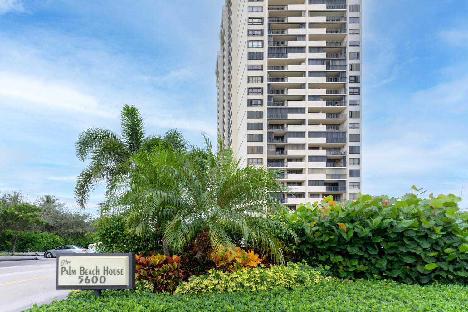PALM BEACH HOUSE CONDO - Residential