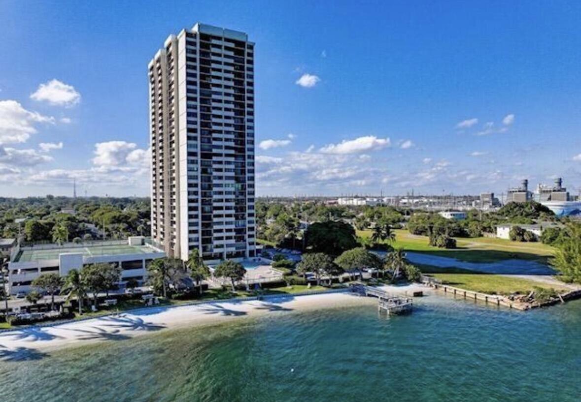 PALM BEACH HOUSE CONDO - Residential