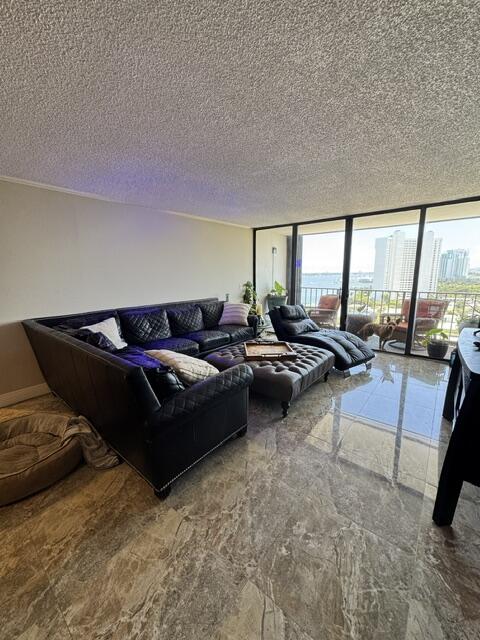 PALM BEACH HOUSE CONDO - Residential