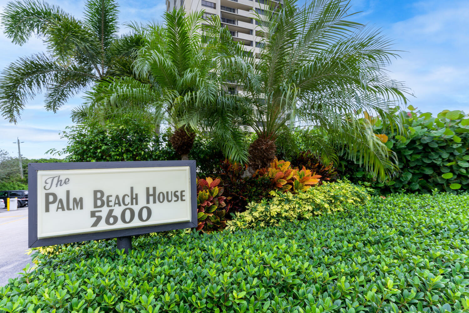 PALM BEACH HOUSE CONDO - Residential
