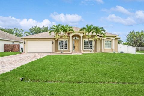 Featured picture for the property R11001572