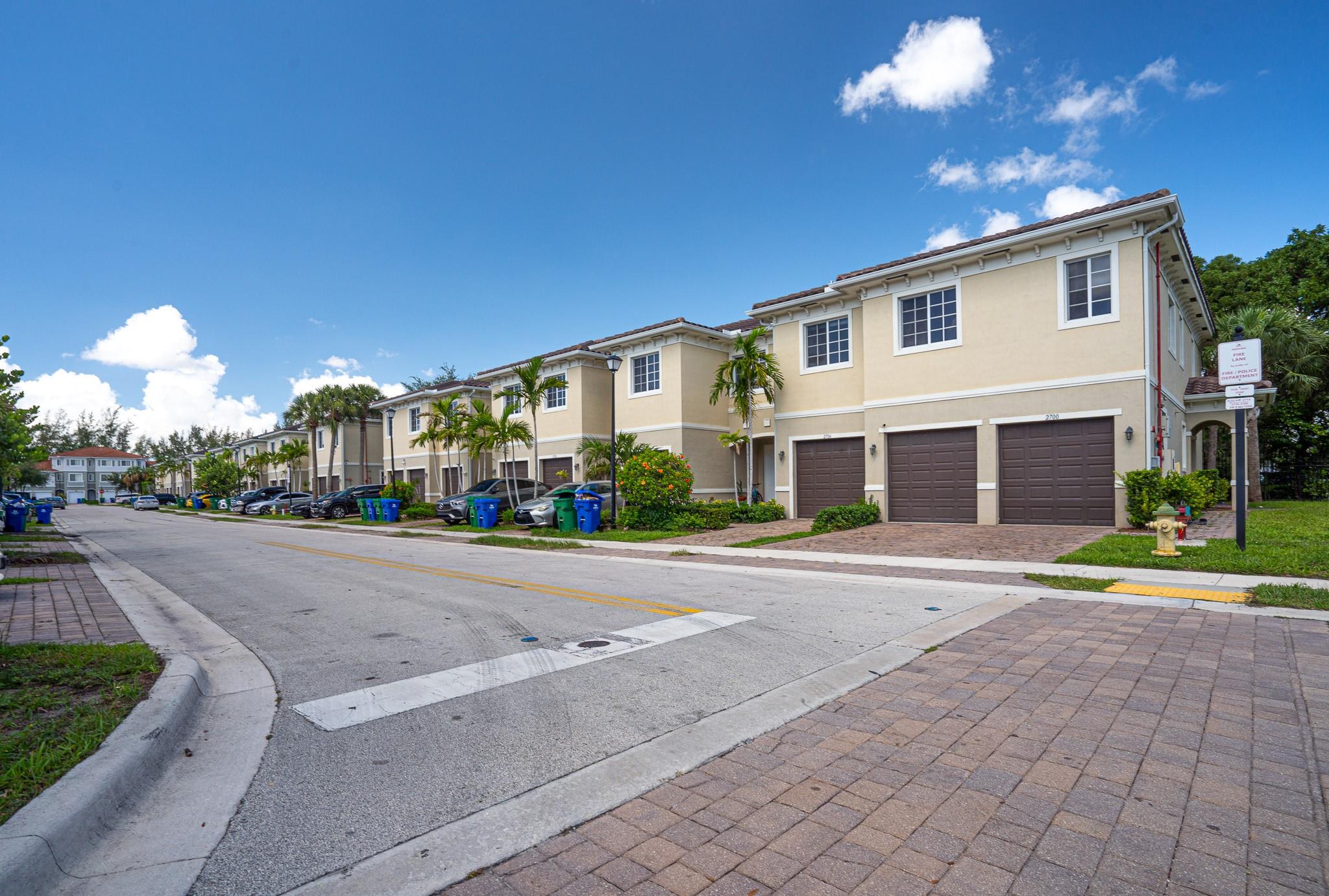 2714 SW 81st Ter 2706