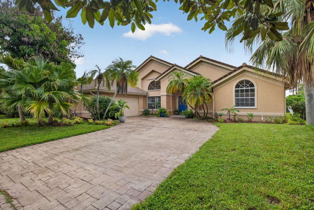Photo of 1306 SW COTTONWOOD Cove, Port Saint Lucie, FL 34986 (MLS # B26075469)