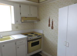 CRESTHAVEN VILLAS CONDO 24 - Residential