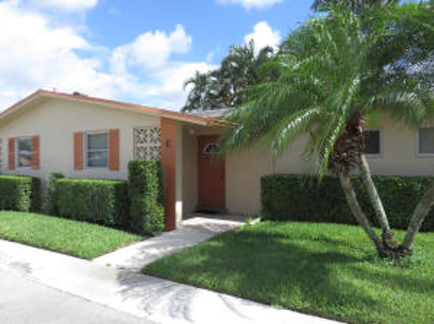 Perfect Florida get-a-way.  Very clean, newly painted, new tile floors, new fridge..  Furnished, including new leather sofa with fold out bed for friends or grandchildren.  Just plop your feet up and enjoy. When the mood hits, test out the fitness room, grab a cue and pick your table in the billiard room, or just lounge by the pool.