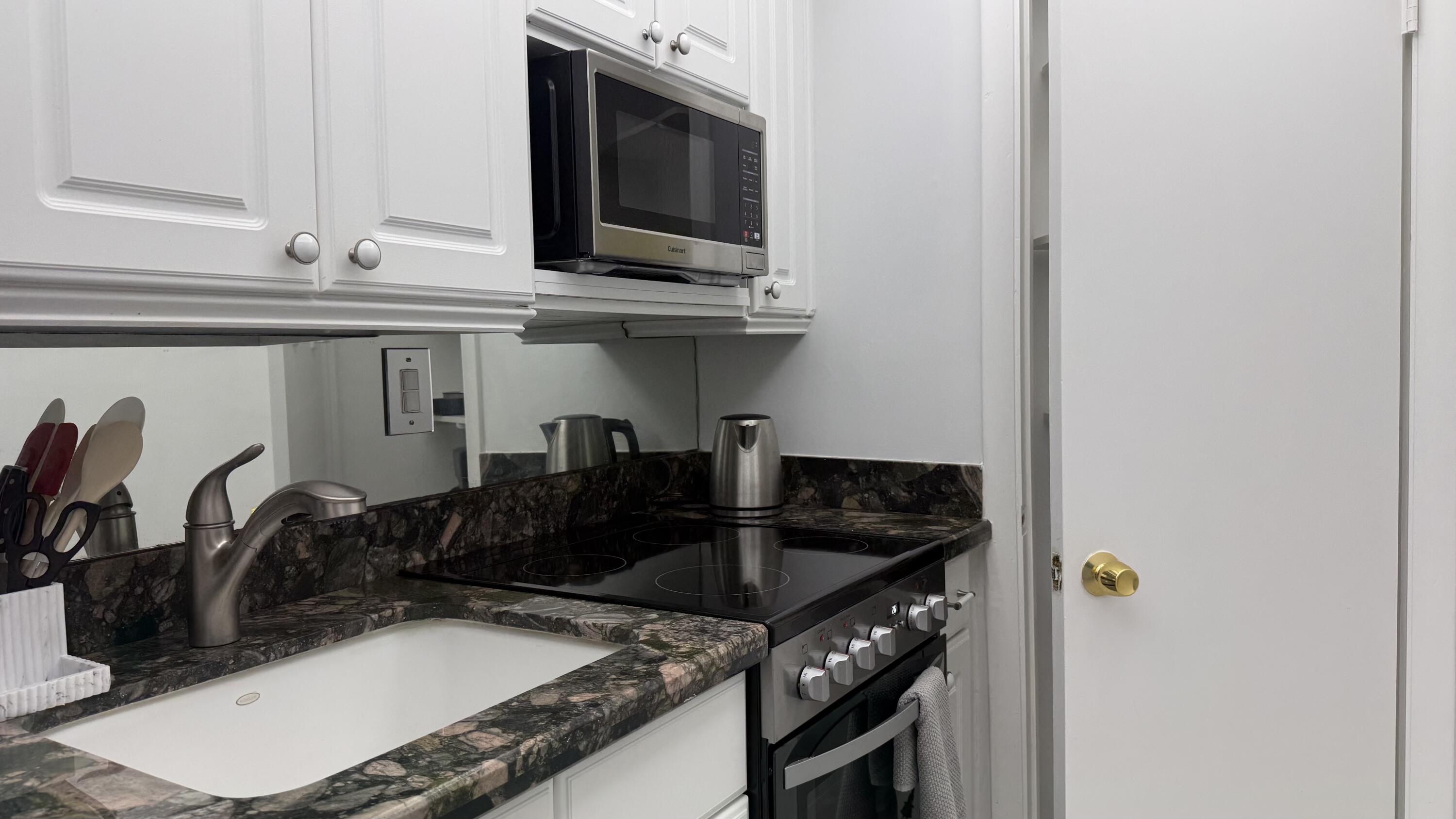 PORTOFINO CONDO PT OF LTS 15 AND 16,JARVIS PAR - Residential Lease