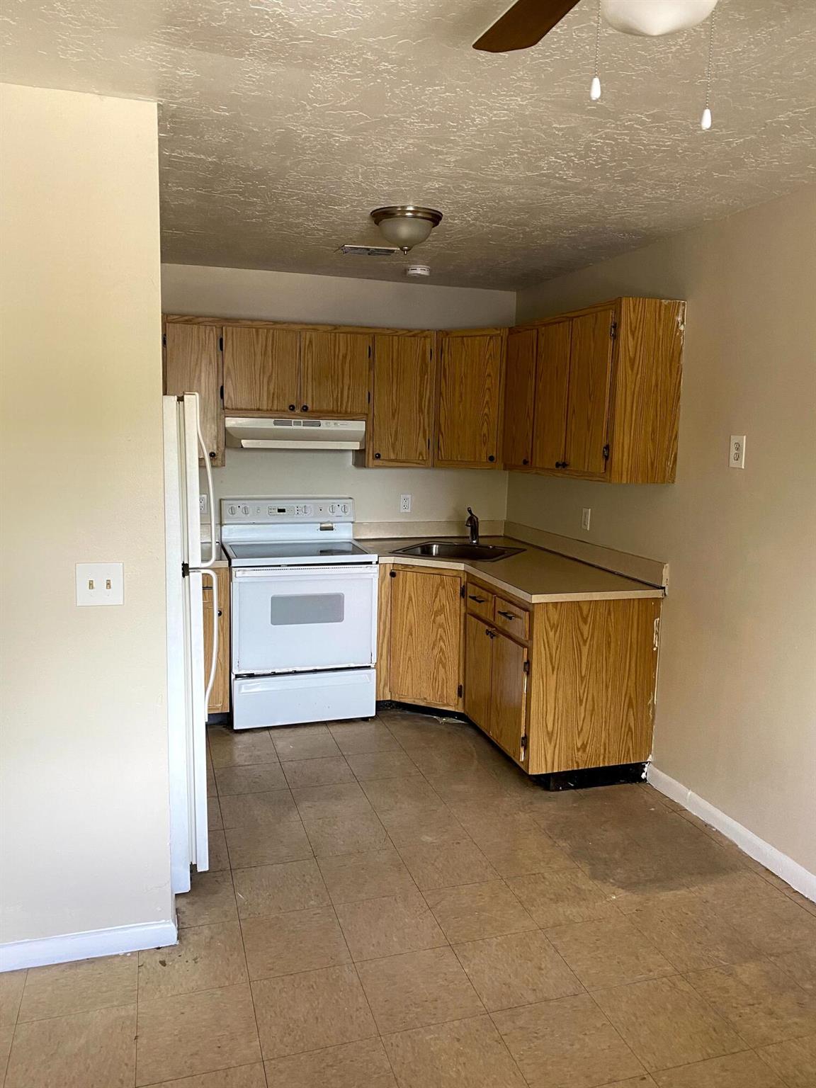 PALM BEACH NORTH IN - Residential Lease