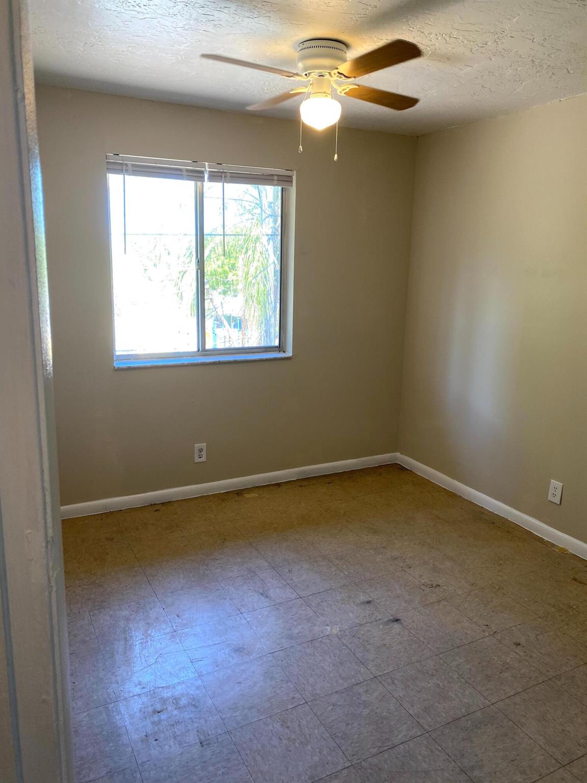 PALM BEACH NORTH IN - Residential Lease