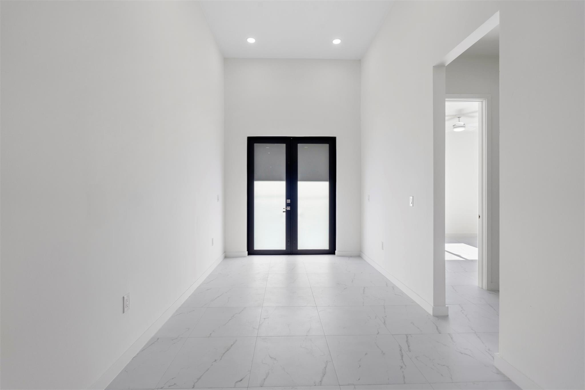 4105 NW 38th Ter
