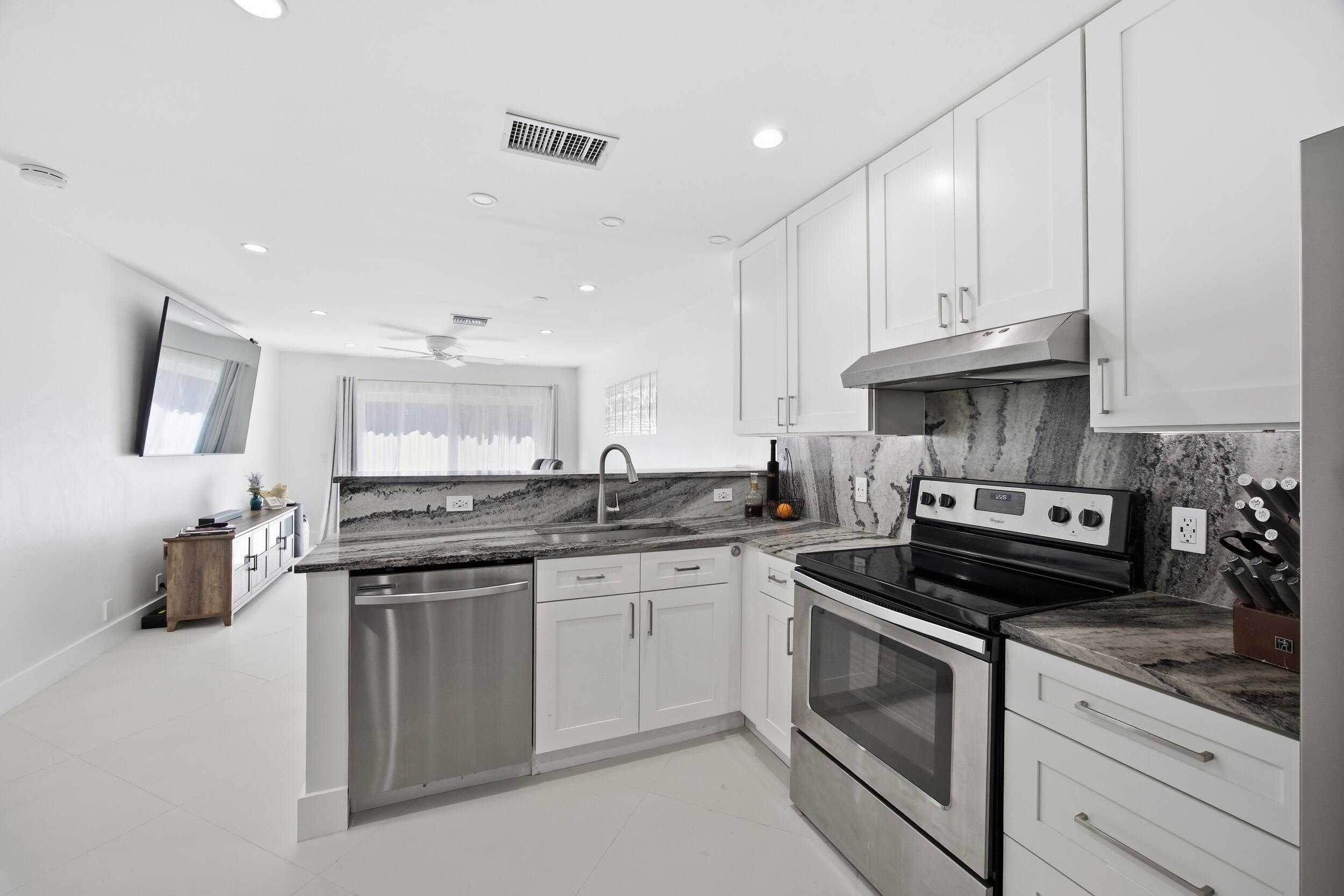 JUPITER VILLAGE PH IV - Residential