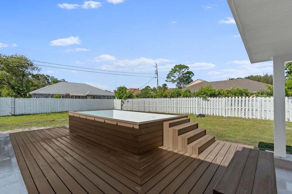 PORT ST LUCIE SECTION 30 - Residential Lease
