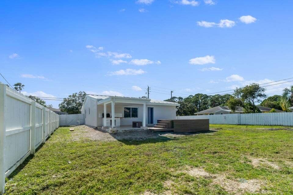 PORT ST LUCIE SECTION 30 - Residential Lease