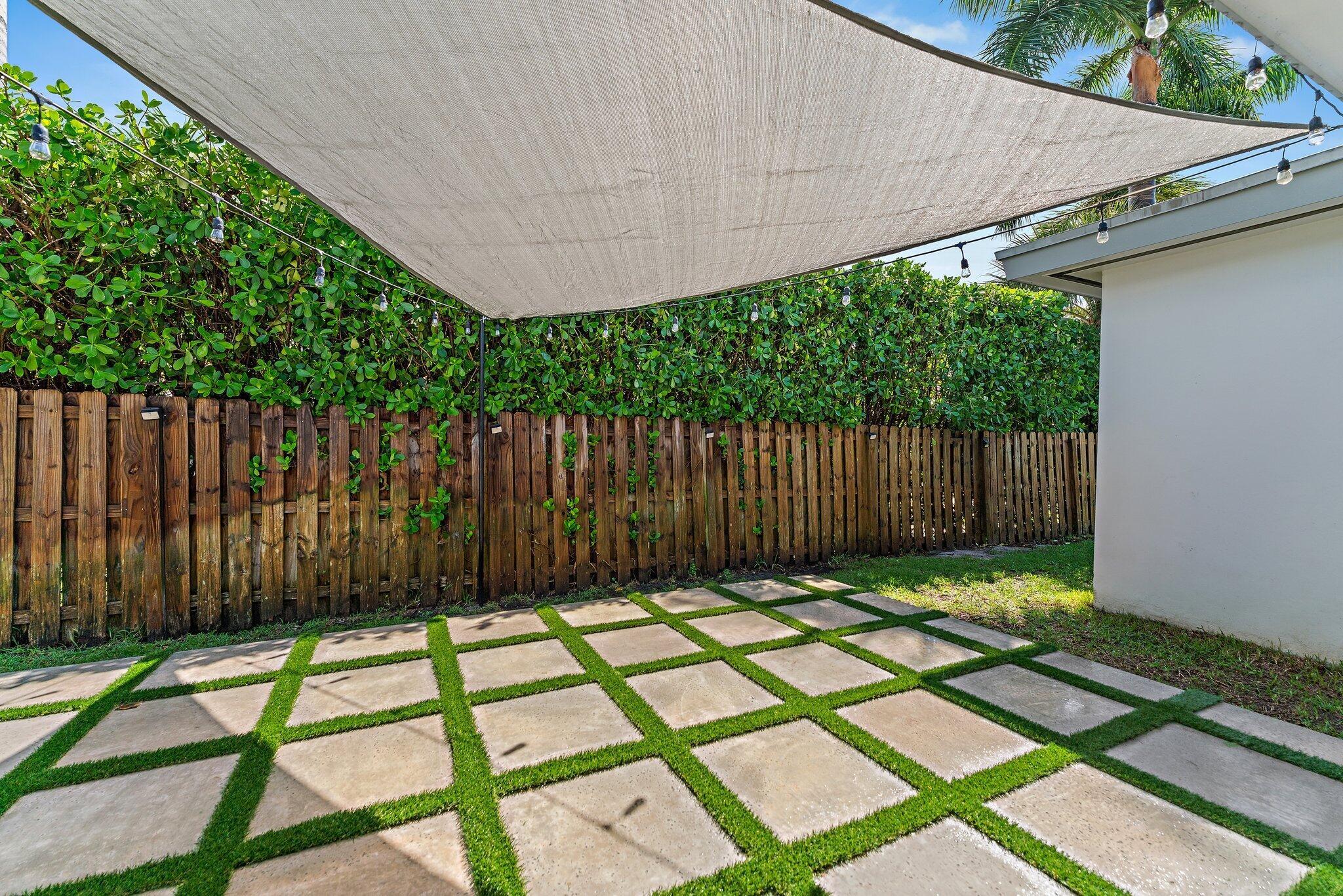 WORTH COURT WPB 1ST ADD I - Residential Lease