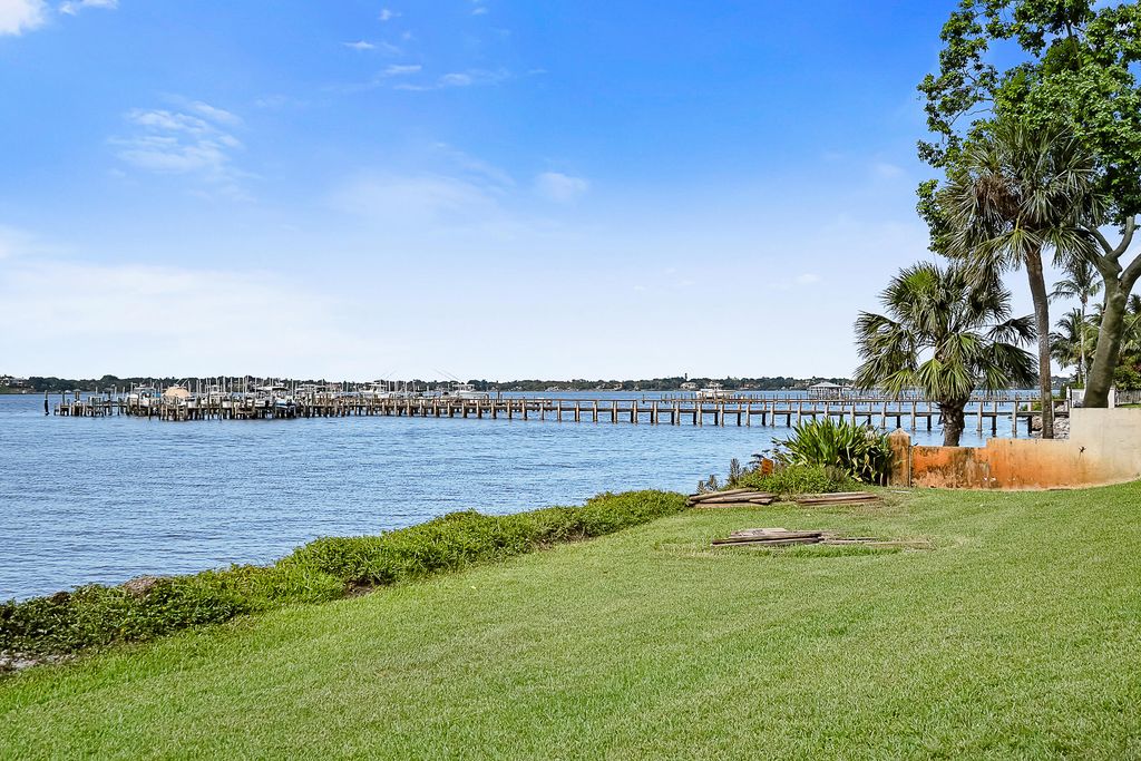 Photo of 13 SE Sailfish Lane, Stuart, FL 34996 (MLS # R11100930)