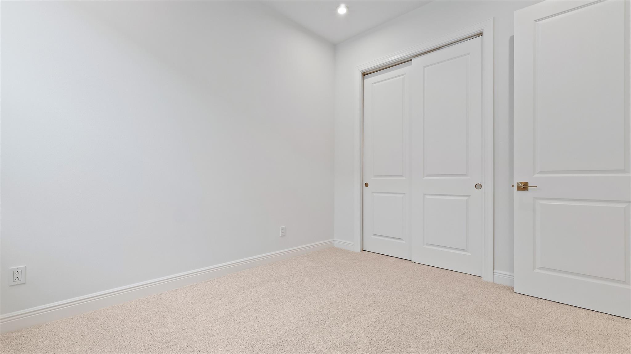 KH RIVELLA LLC - Residential