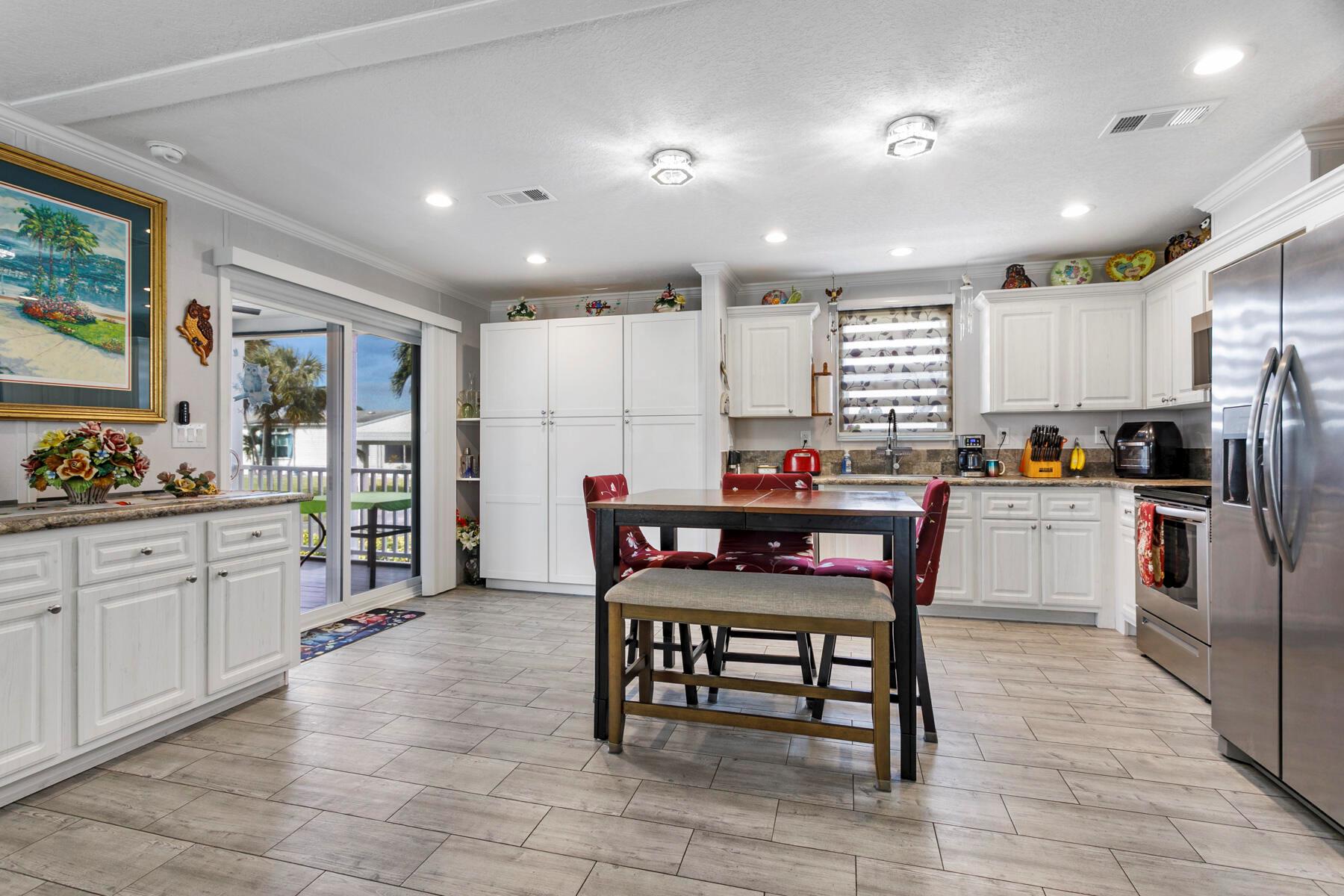 JAMAICA BAY MOBILE HOME C - Residential