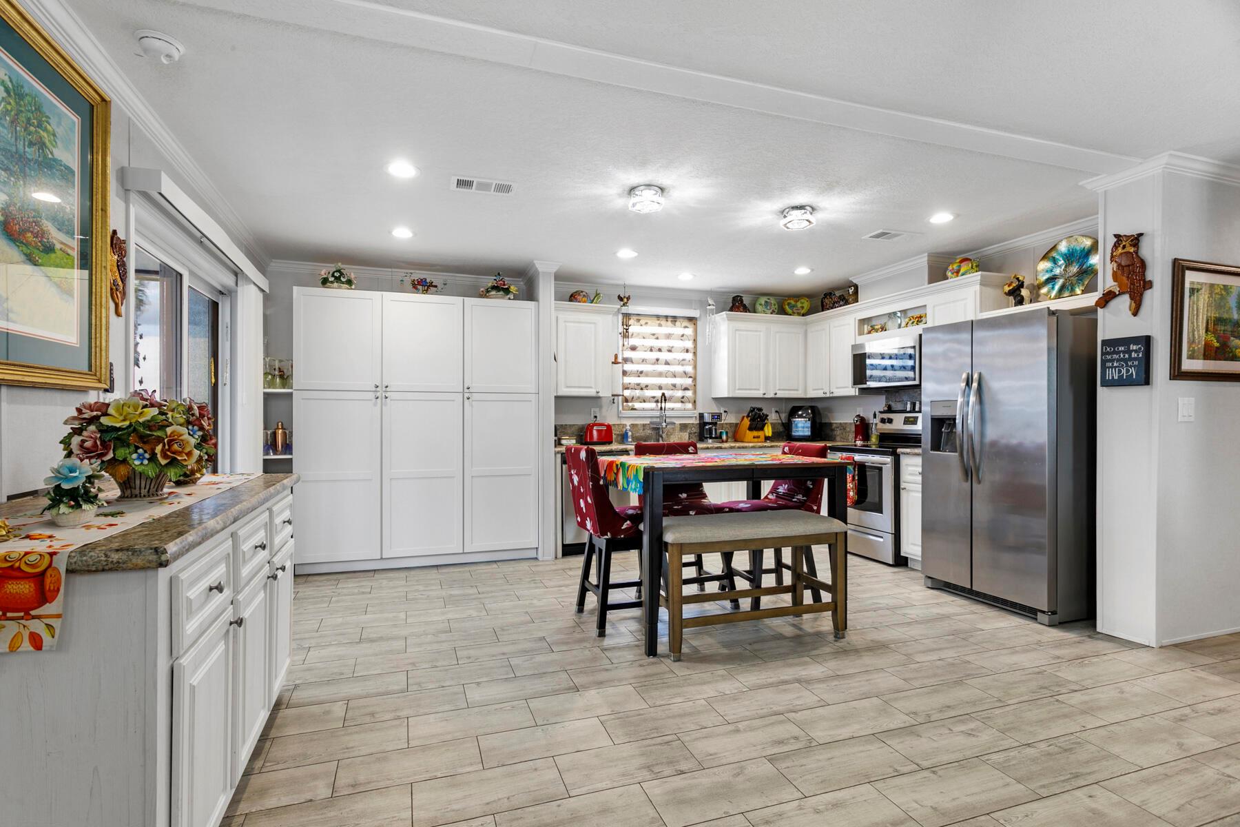 JAMAICA BAY MOBILE HOME C - Residential