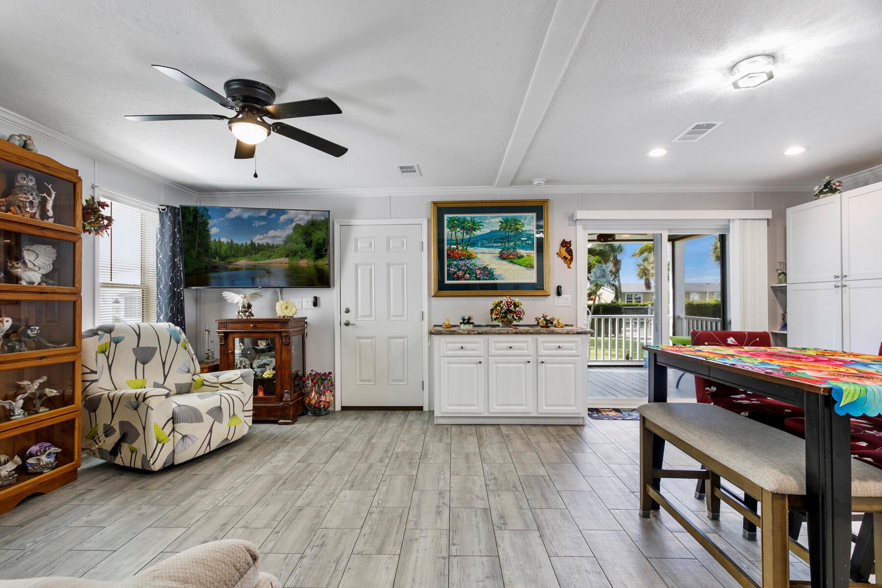 JAMAICA BAY MOBILE HOME C - Residential