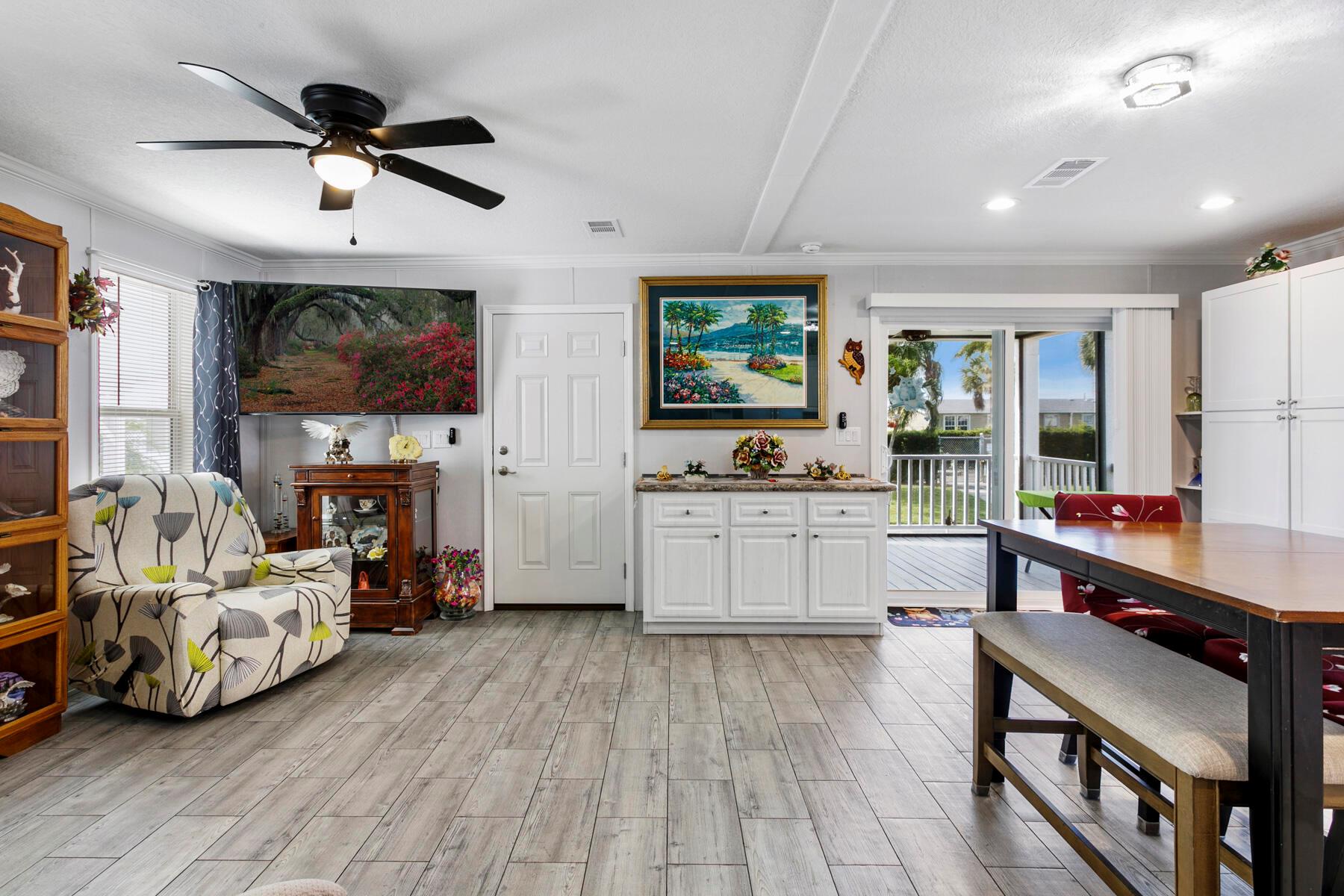 JAMAICA BAY MOBILE HOME C - Residential