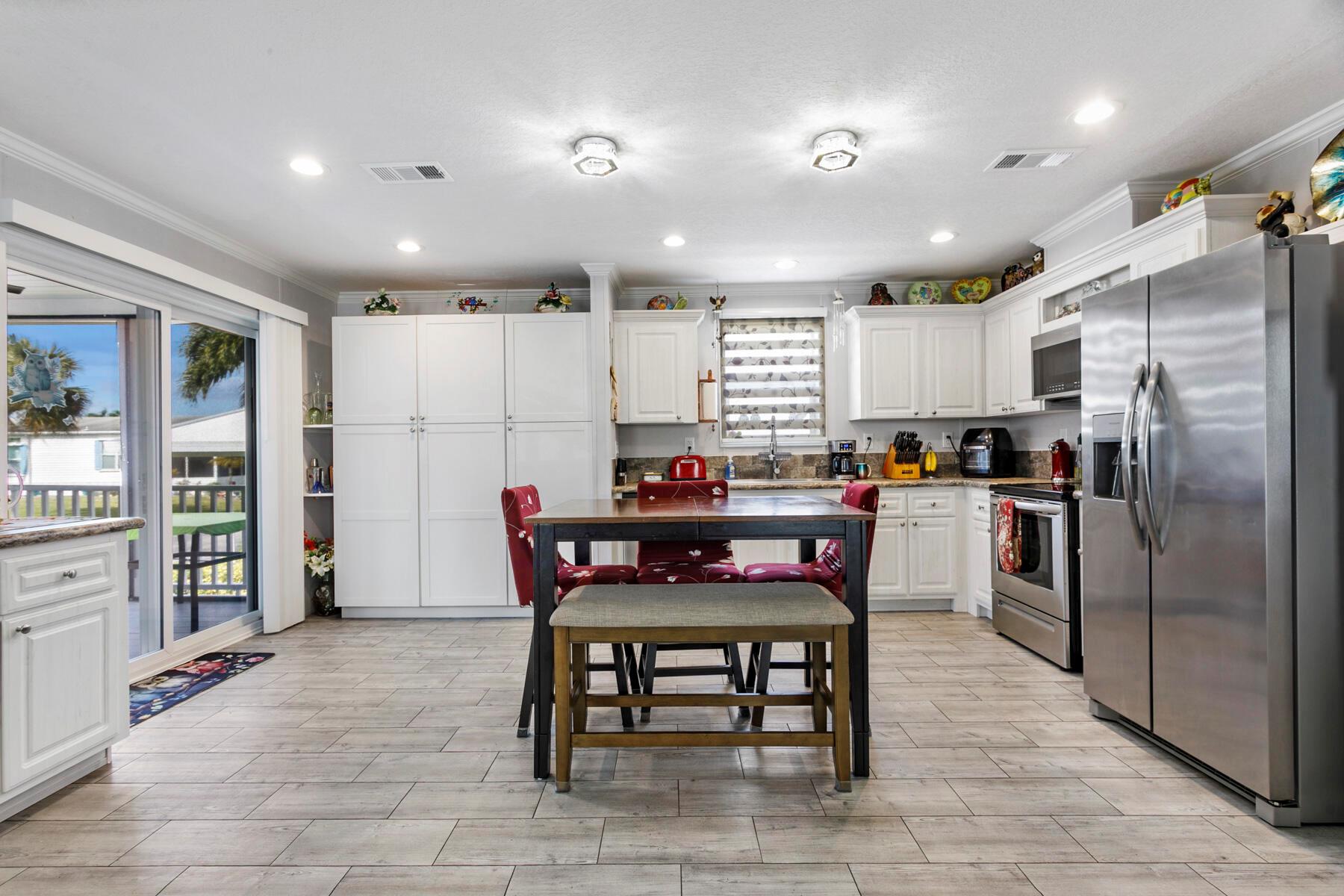 JAMAICA BAY MOBILE HOME C - Residential