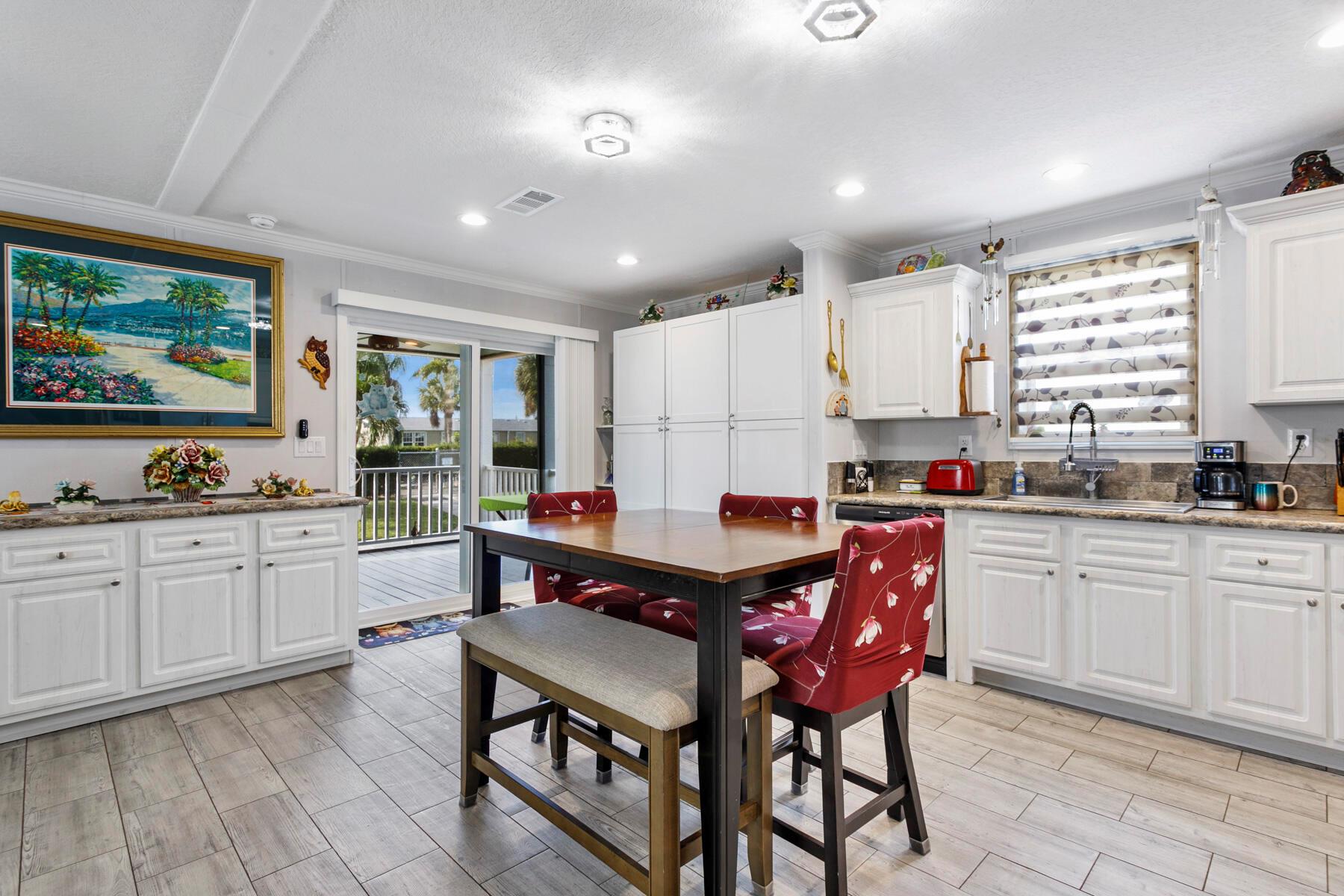 JAMAICA BAY MOBILE HOME C - Residential