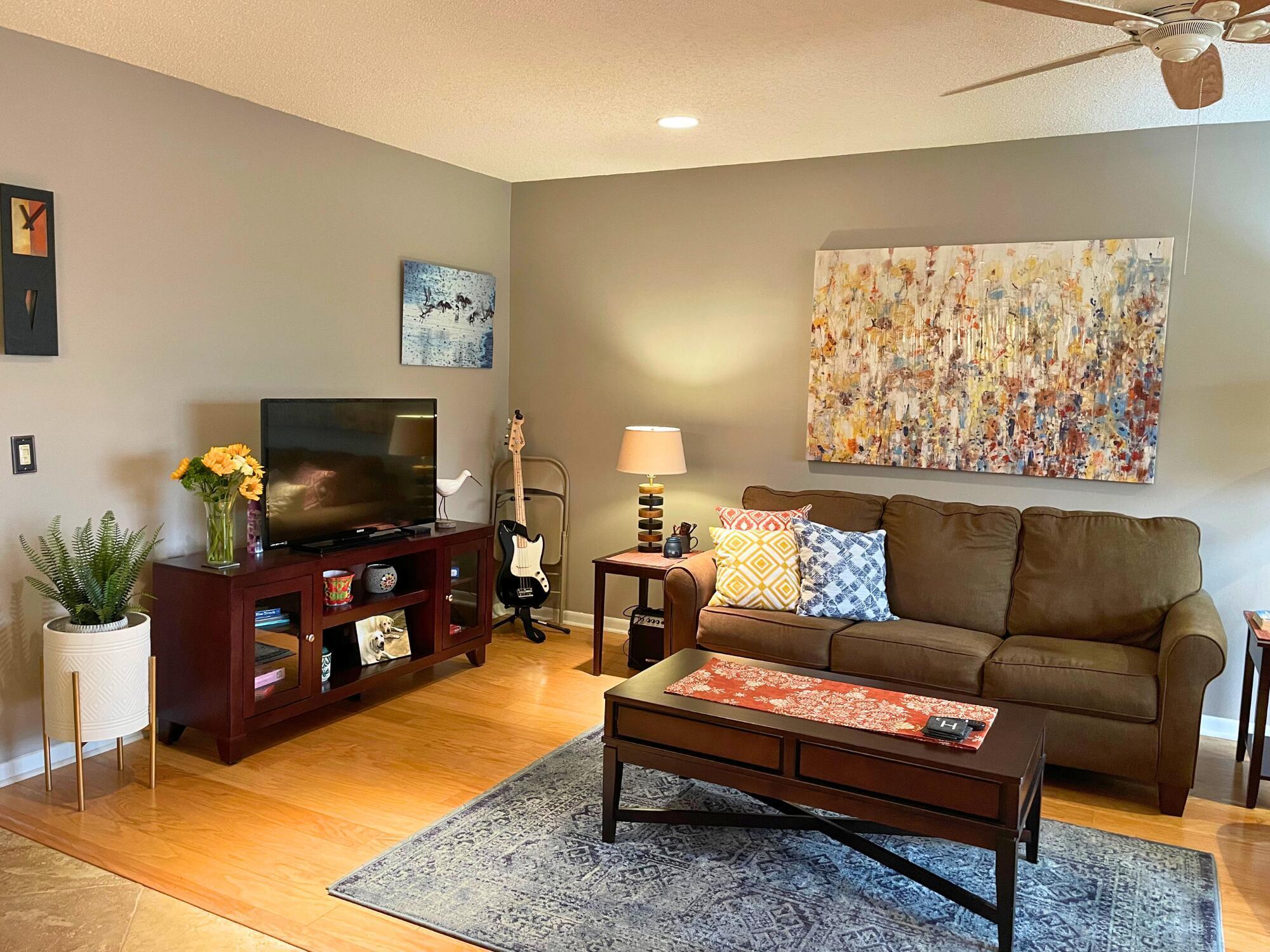 PINE POINT VILLAS CONDO - Residential Lease