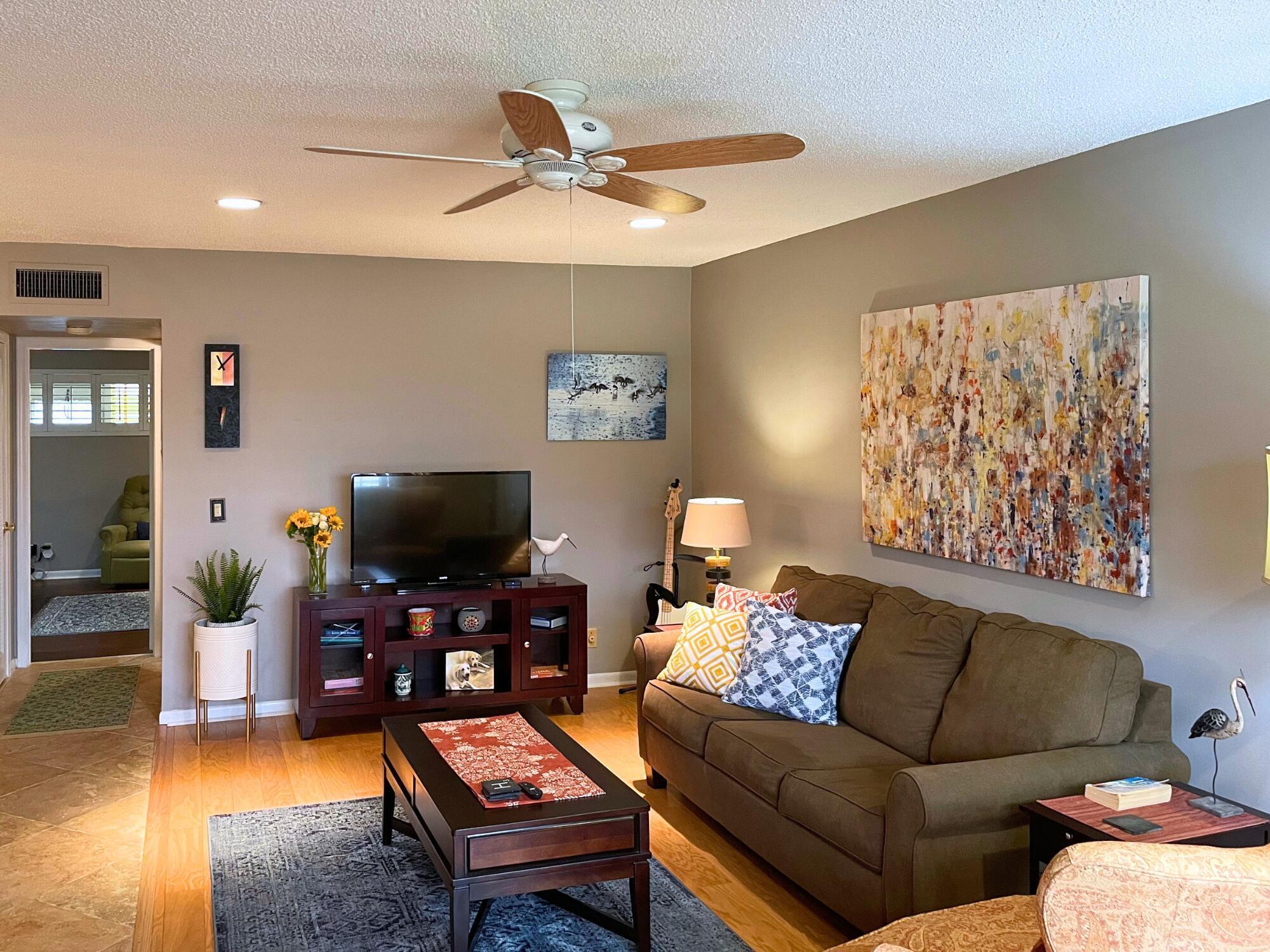 PINE POINT VILLAS CONDO - Residential Lease