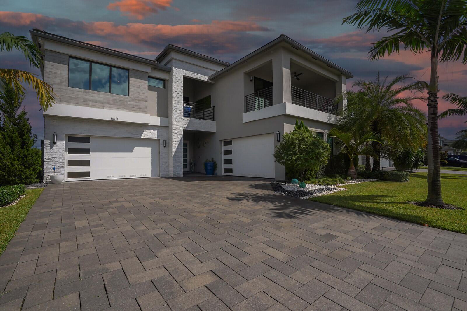 8611 Dearborn River Way