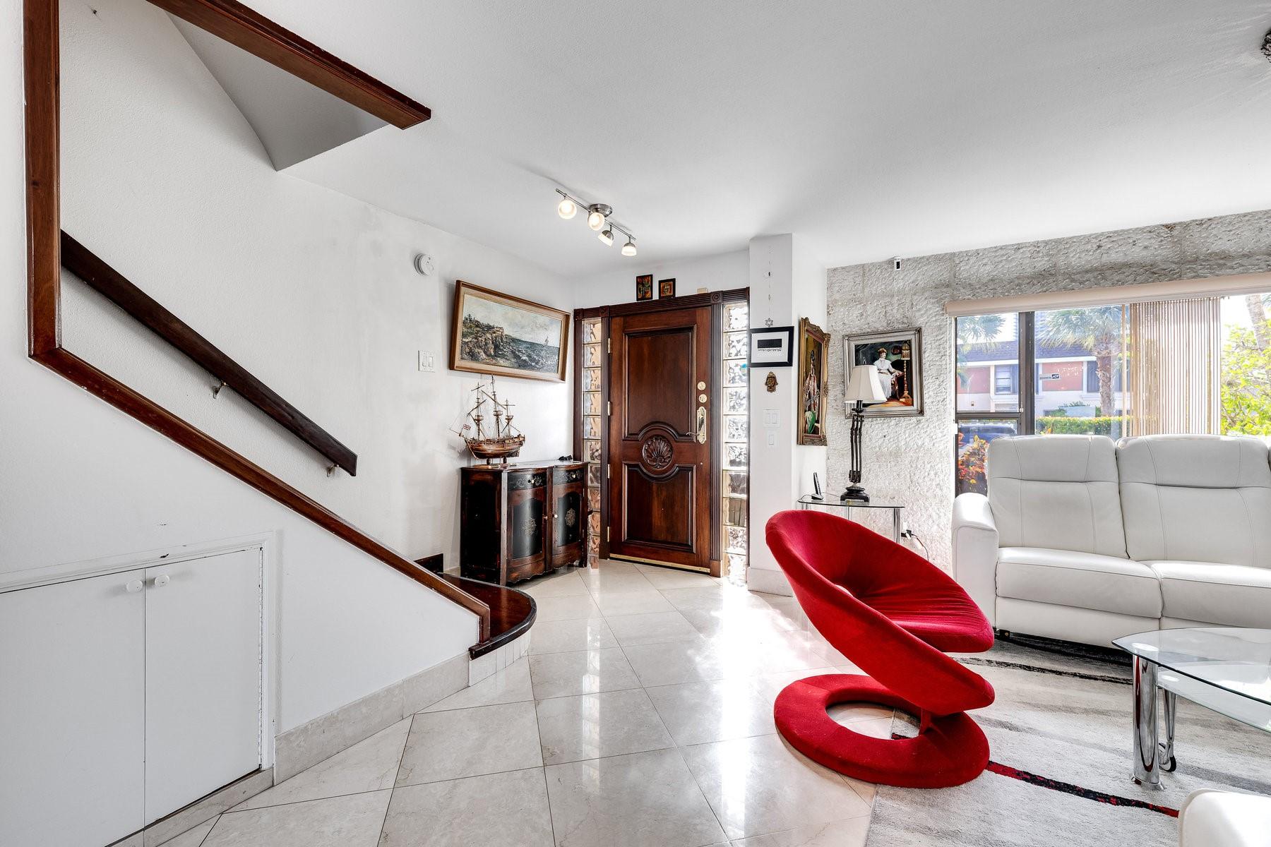 Leeward Point Condo - Residential