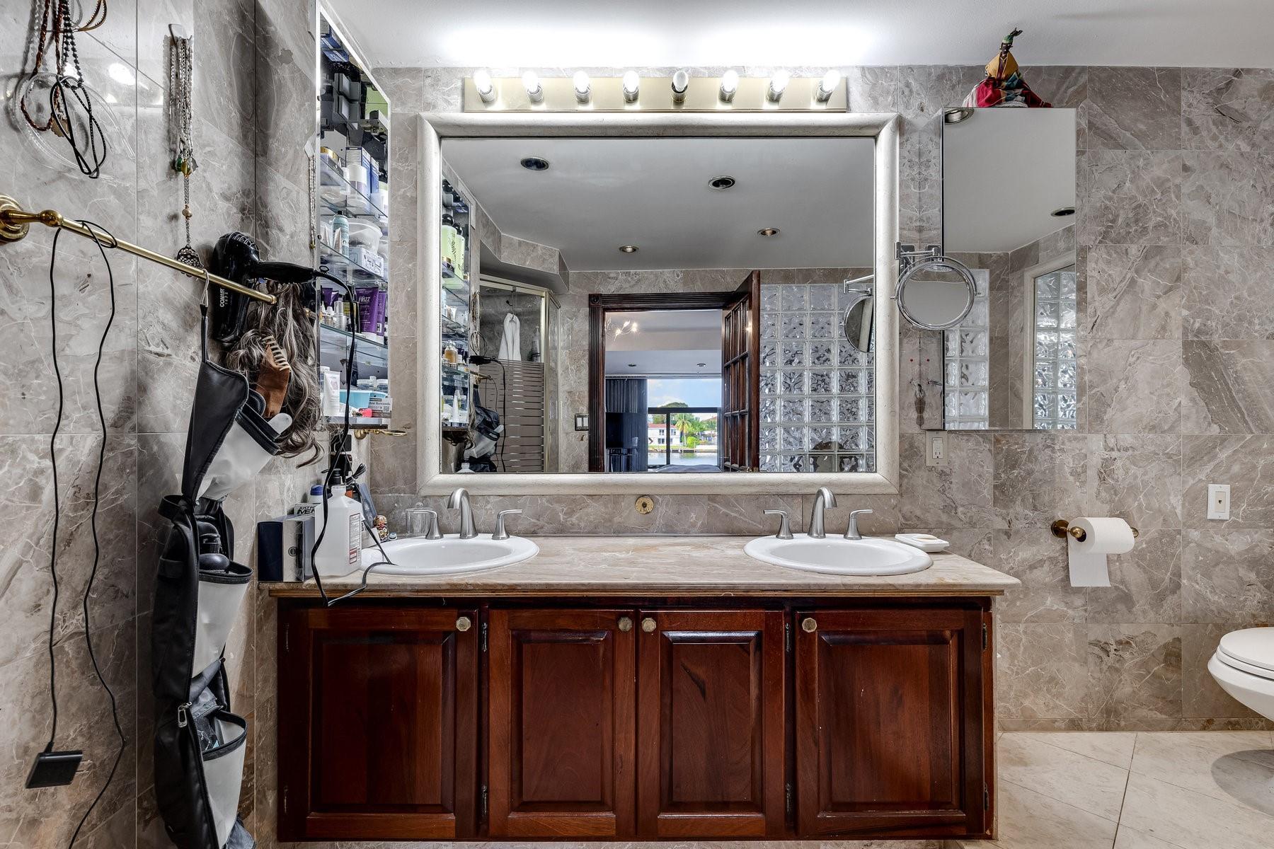 Leeward Point Condo - Residential