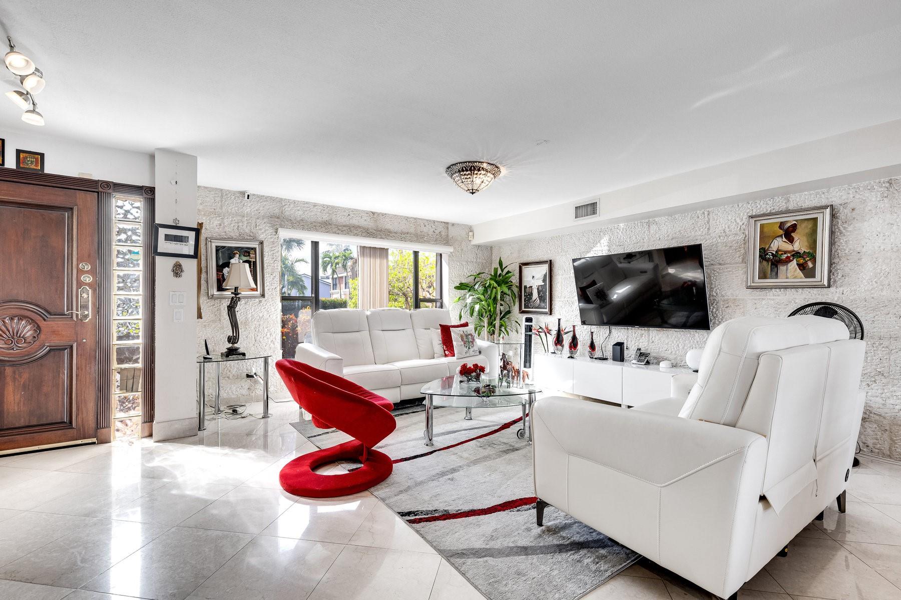 Leeward Point Condo - Residential