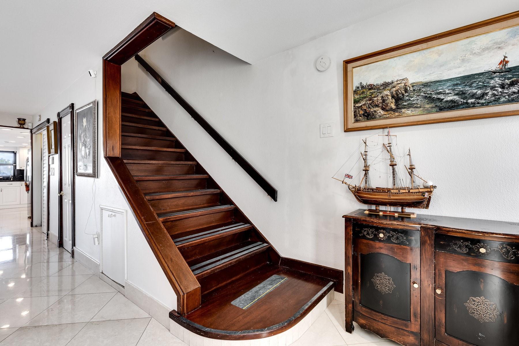 Leeward Point Condo - Residential