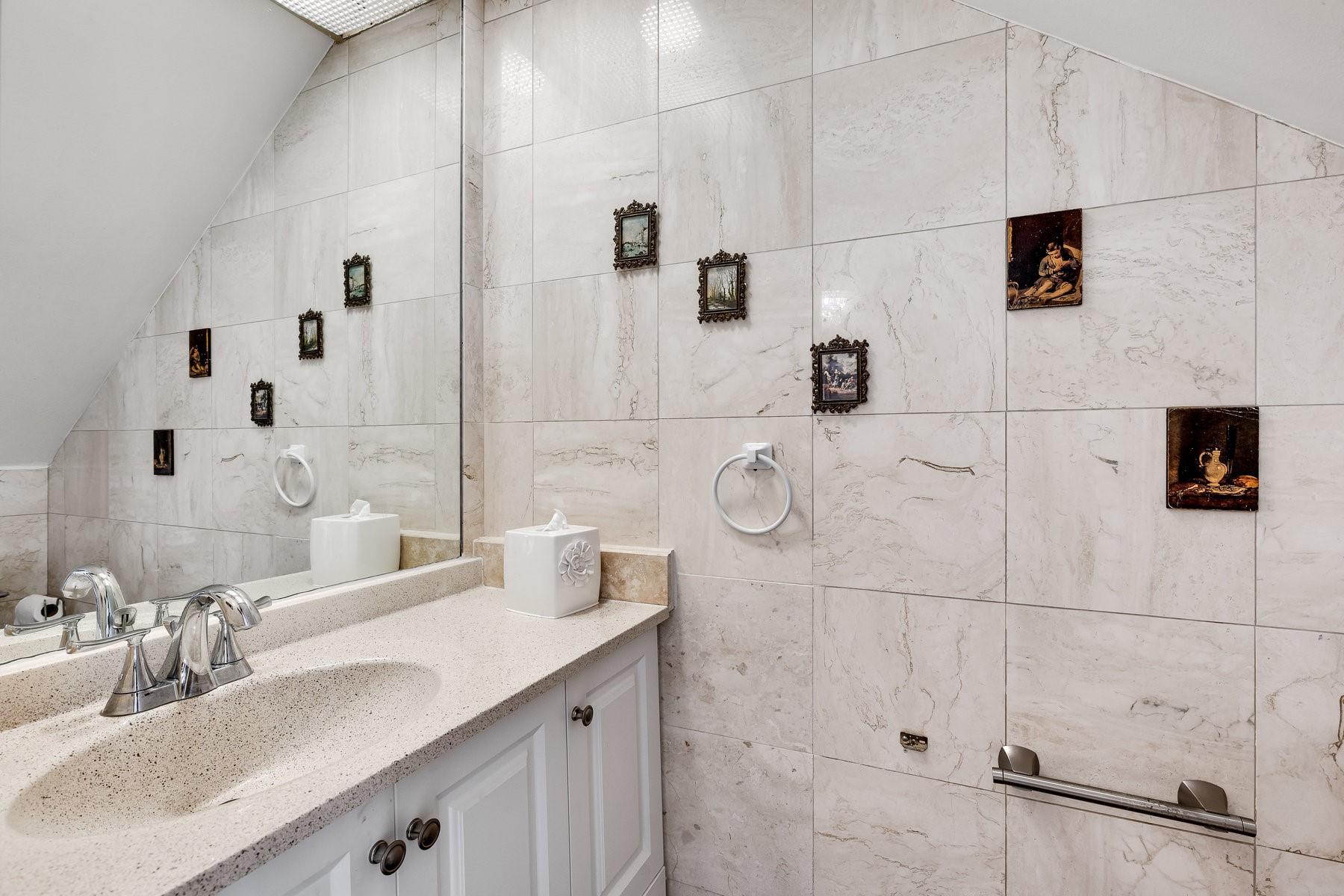 Leeward Point Condo - Residential