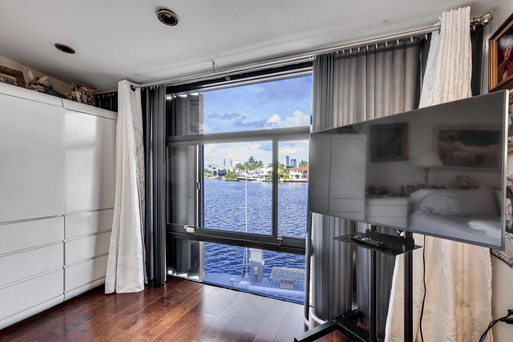 Leeward Point Condo - Residential