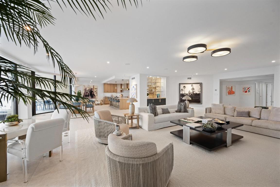 TWENTY SEVEN SEVENTY SOUTH OCEAN BOULEVARD COND DE - Residential