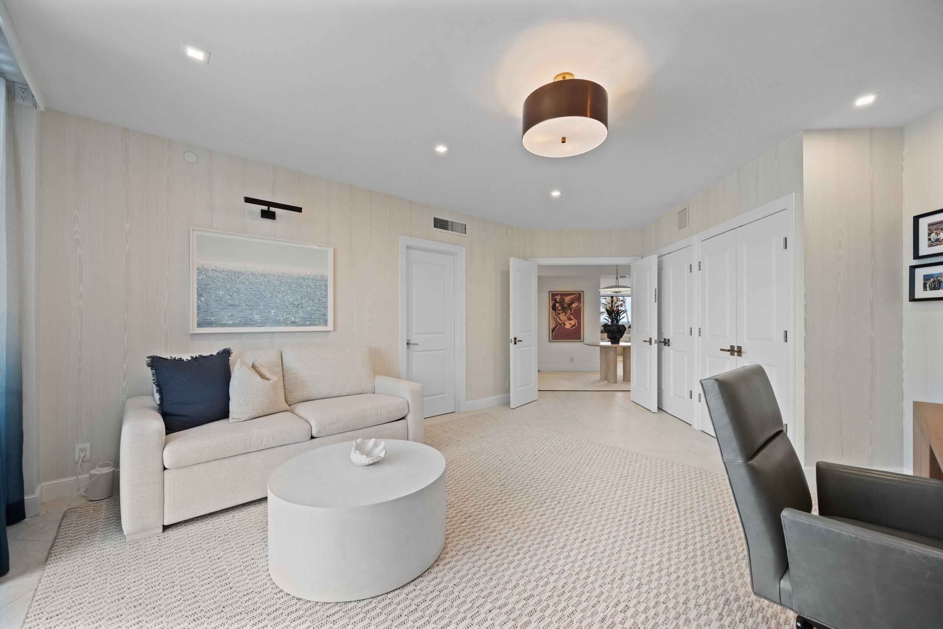 TWENTY SEVEN SEVENTY SOUTH OCEAN BOULEVARD COND DE - Residential