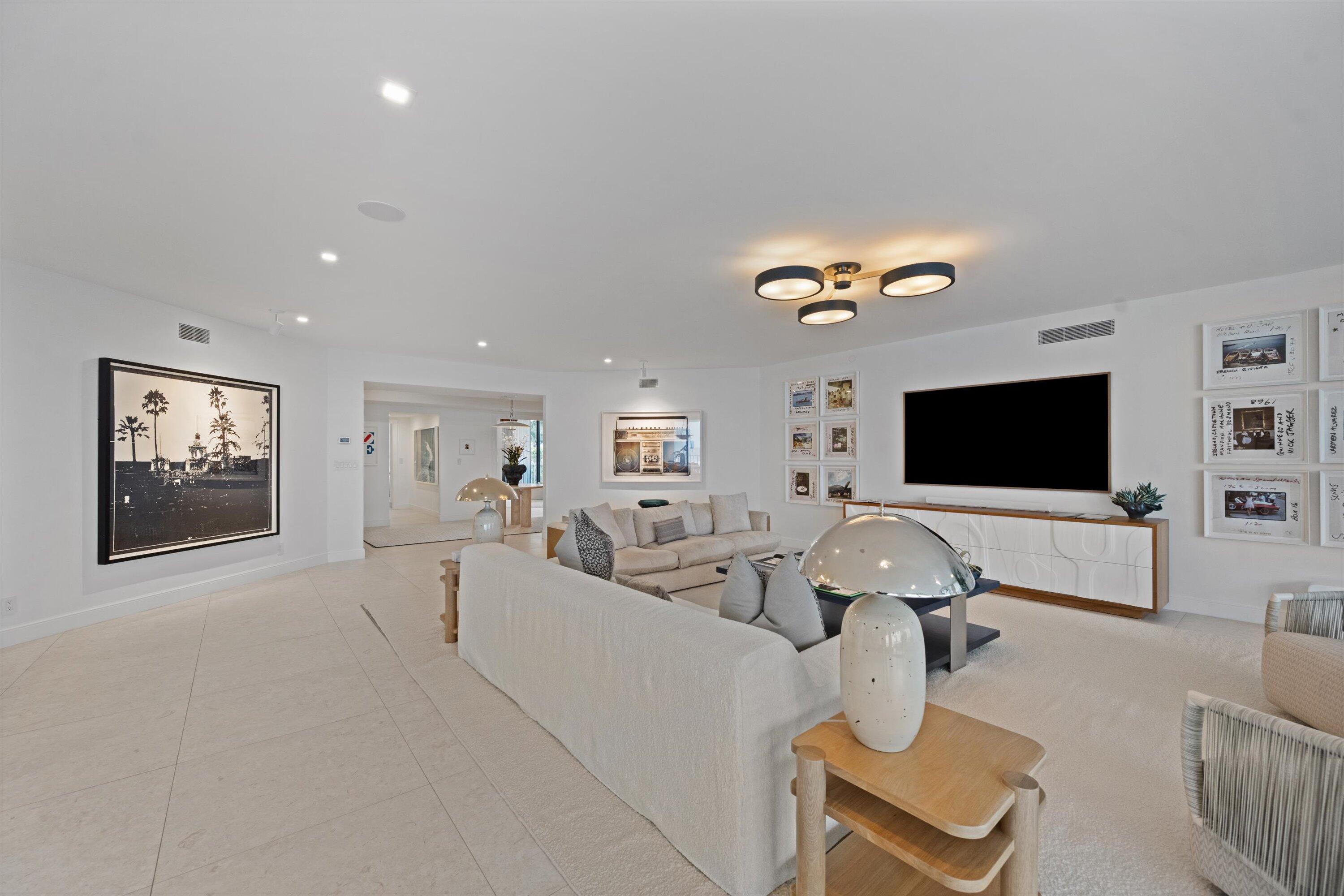 TWENTY SEVEN SEVENTY SOUTH OCEAN BOULEVARD COND DE - Residential