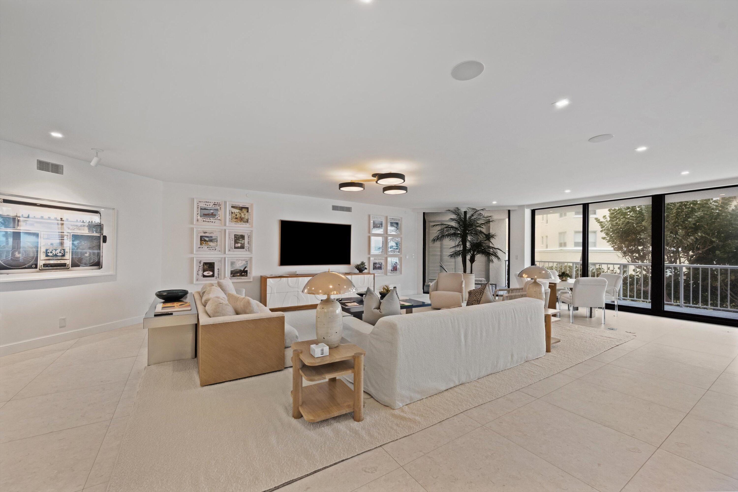TWENTY SEVEN SEVENTY SOUTH OCEAN BOULEVARD COND DE - Residential
