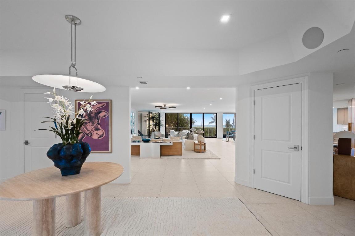 TWENTY SEVEN SEVENTY SOUTH OCEAN BOULEVARD COND DE - Residential