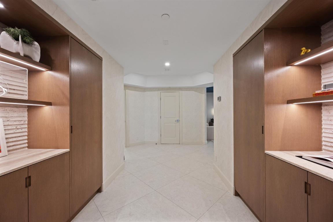 TWENTY SEVEN SEVENTY SOUTH OCEAN BOULEVARD COND DE - Residential