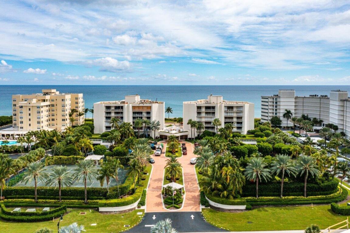 TWENTY SEVEN SEVENTY SOUTH OCEAN BOULEVARD COND DE - Residential