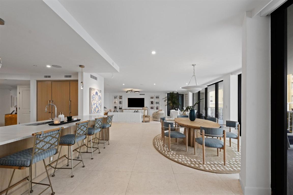 TWENTY SEVEN SEVENTY SOUTH OCEAN BOULEVARD COND DE - Residential