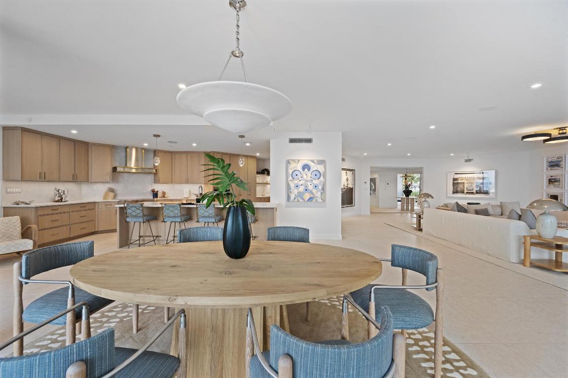 TWENTY SEVEN SEVENTY SOUTH OCEAN BOULEVARD COND DE - Residential