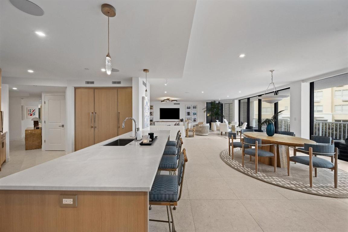 TWENTY SEVEN SEVENTY SOUTH OCEAN BOULEVARD COND DE - Residential