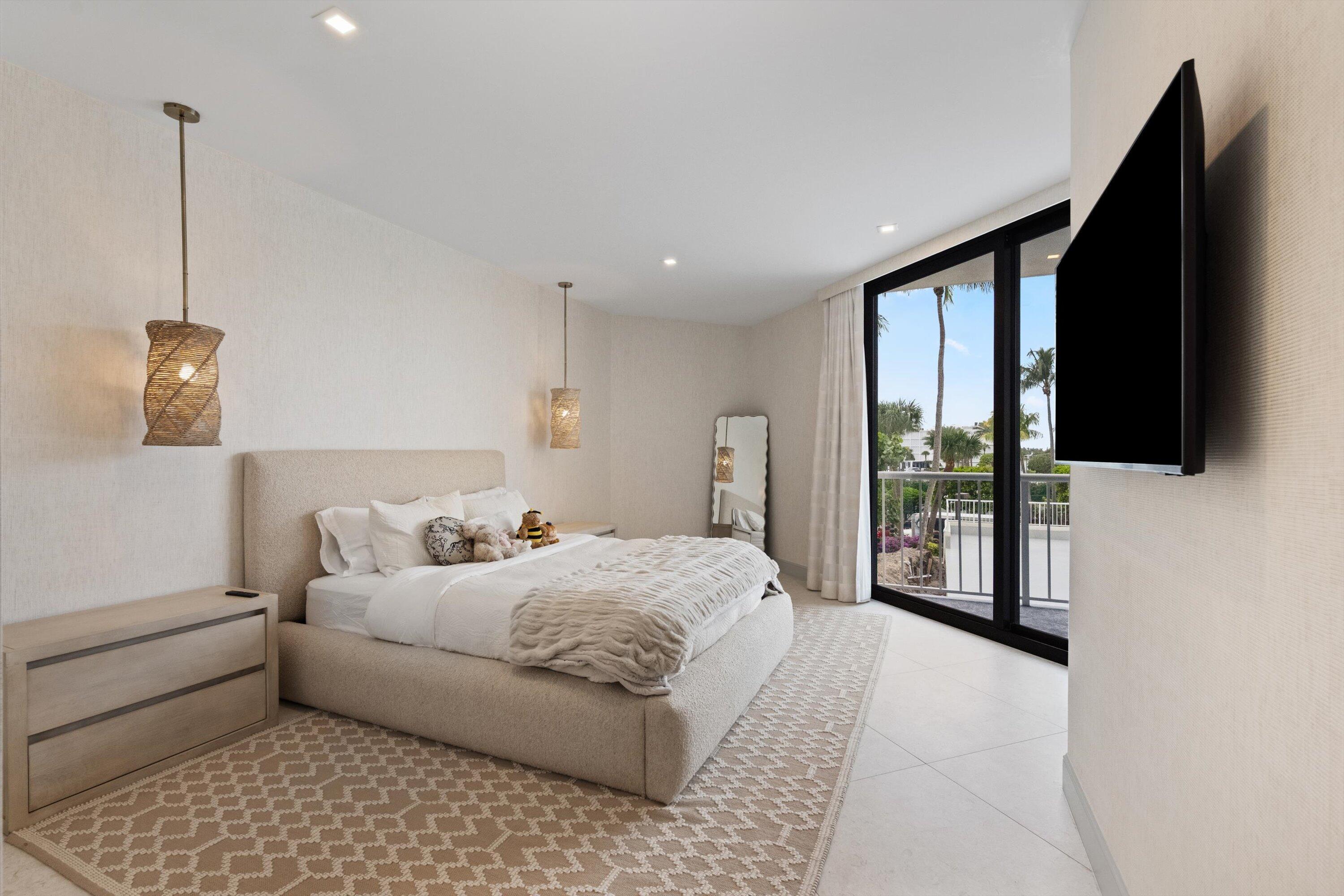 TWENTY SEVEN SEVENTY SOUTH OCEAN BOULEVARD COND DE - Residential